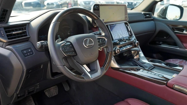 Lexus LX600