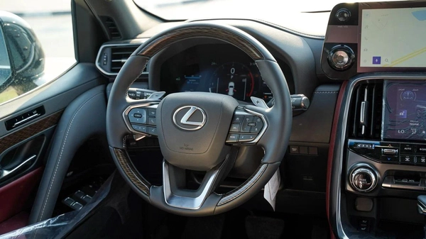 Lexus LX600