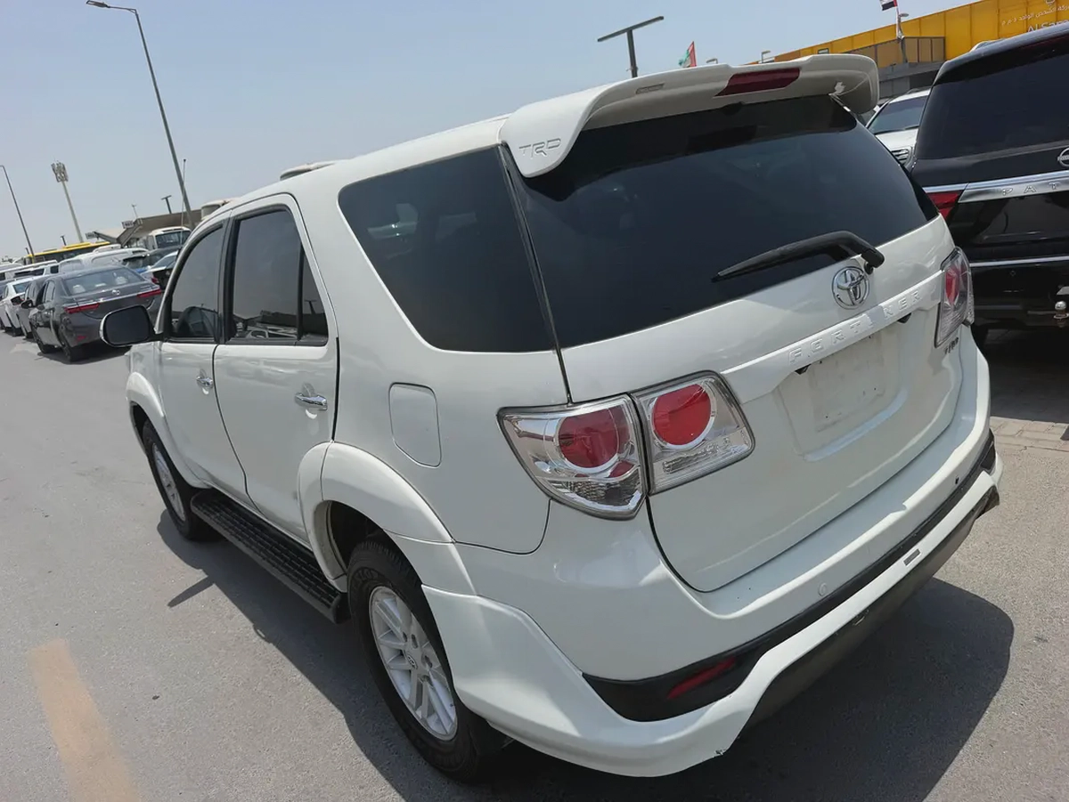 Toyota fortuner 2015 TRD white color GCC calen car-6-6