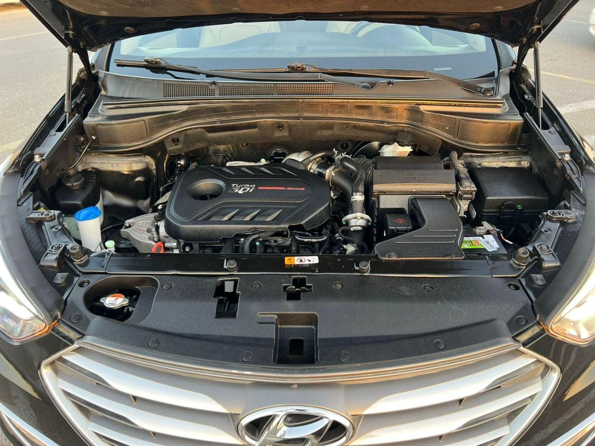 Hyundai Santa Fe 2018 Hyundai Santafe Fe Sports Full Options 2.0T V4  AWD 4x4 - Panoramic View - 360* 5 CAM --23-0