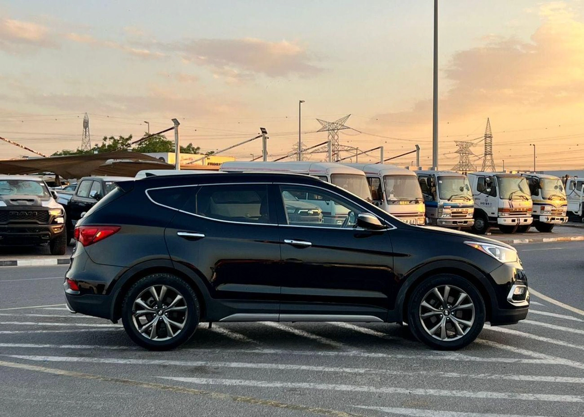 Hyundai Santa Fe 2018 Hyundai Santafe Fe Sports Full Options 2.0T V4  AWD 4x4 - Panoramic View - 360* 5 CAM --4-0