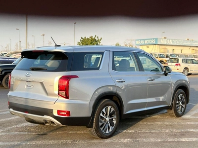 Hyundai Palisade 2022 Hyundai Paliside Gcc specs - 3.5L V6 -AWD 4x4 - Rear Camera & Sensor  - 7 Seater-5