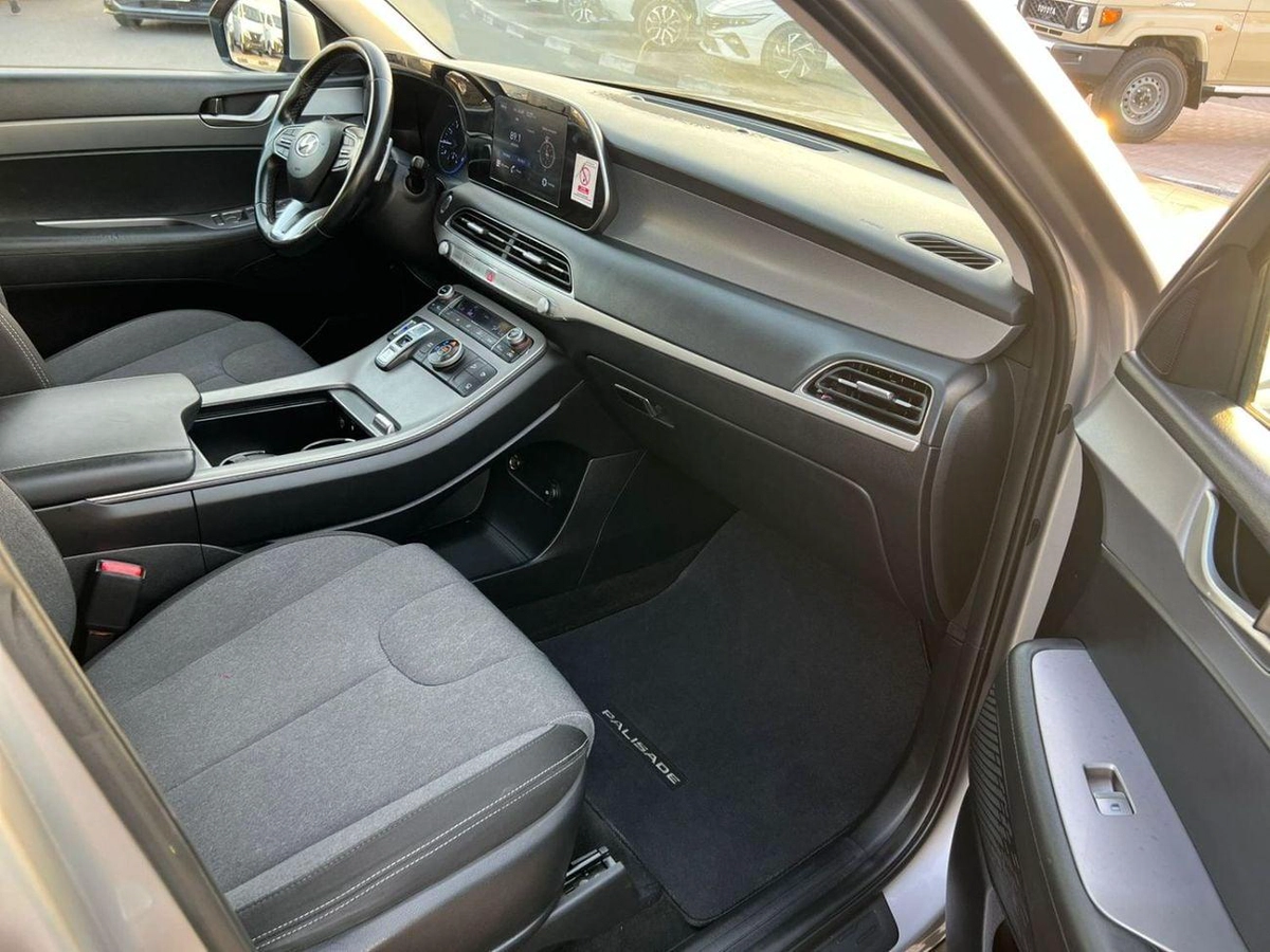 Hyundai Palisade 2022 Hyundai Paliside Gcc specs - 3.5L V6 -AWD 4x4 - Rear Camera & Sensor  - 7 Seater-9-0