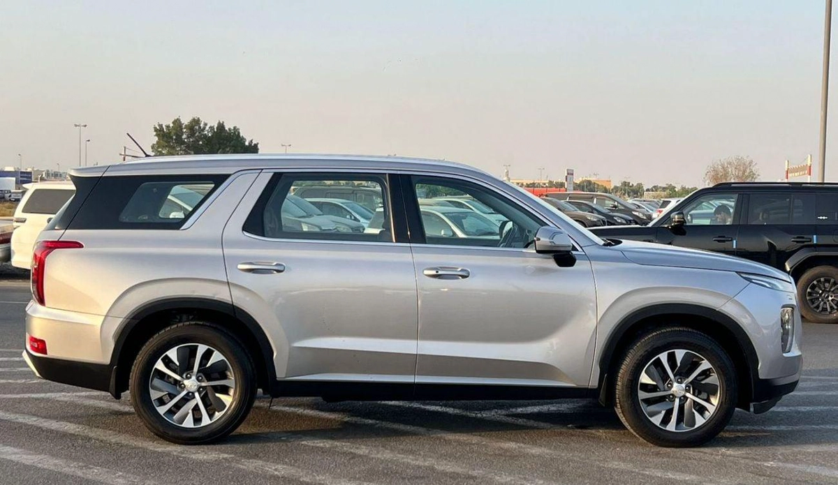 Hyundai Palisade 2022 Hyundai Paliside Gcc specs - 3.5L V6 -AWD 4x4 - Rear Camera & Sensor  - 7 Seater-3-0