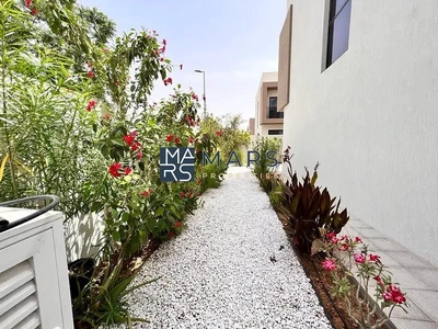 Spacious, Luxury 2 Bedroom Corner Townhouse with Close Kitchen Available For Rent in Nasma Residence-3