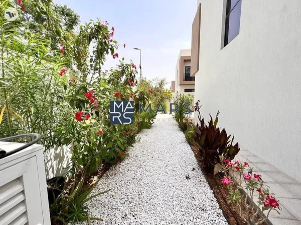 Spacious, Luxury 2 Bedroom Corner Townhouse with Close Kitchen Available For Rent in Nasma Residence