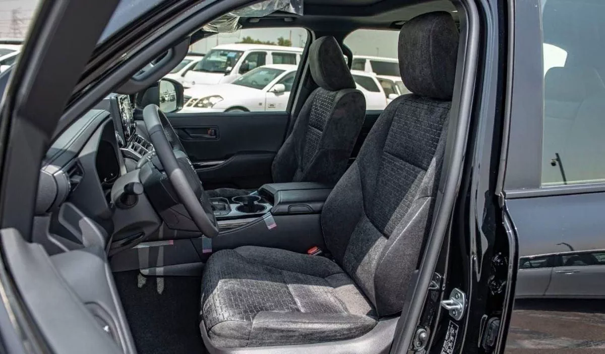 Toyota Land Cruiser GXR 3.3L DIESEL-9-0