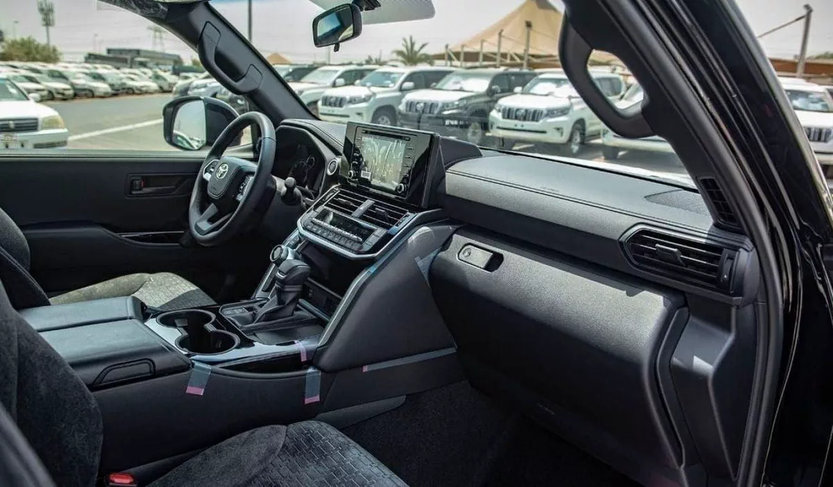 Toyota Land Cruiser GXR 3.3L DIESEL-7-0