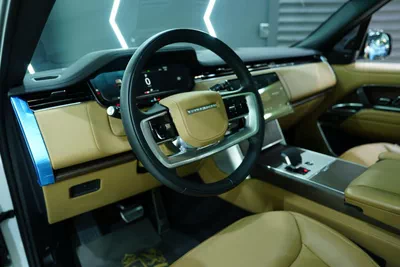 Land Rover Range Rover Vogue P400 SE LWB-6