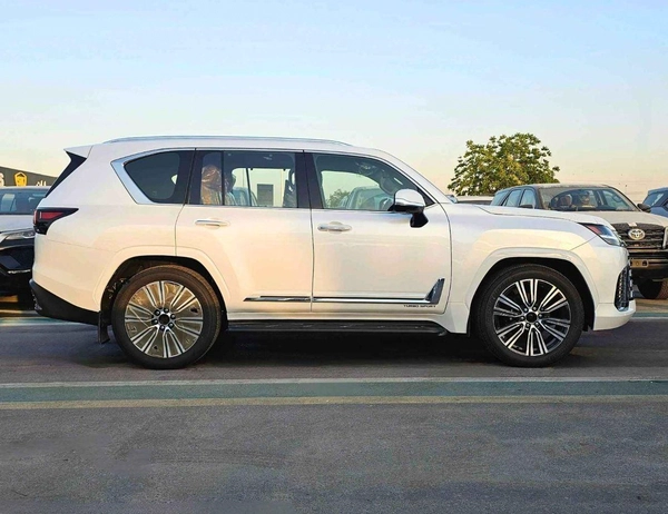 Lexus LX500D TURBO SPORTS /3.3L V6 DIESEL /POWER SEATS & 360*CAM / SUNROOF / FULL OPTION