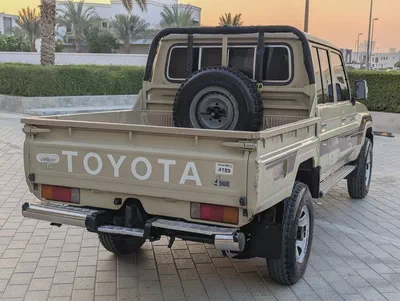 2013 Toyota Land Cruiser Pickup 4.0L V6  Interior and Exterior Excellent Condition-9