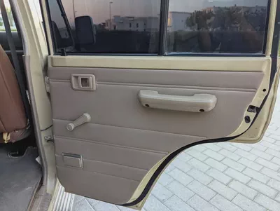 2013 Toyota Land Cruiser Pickup 4.0L V6  Interior and Exterior Excellent Condition-15