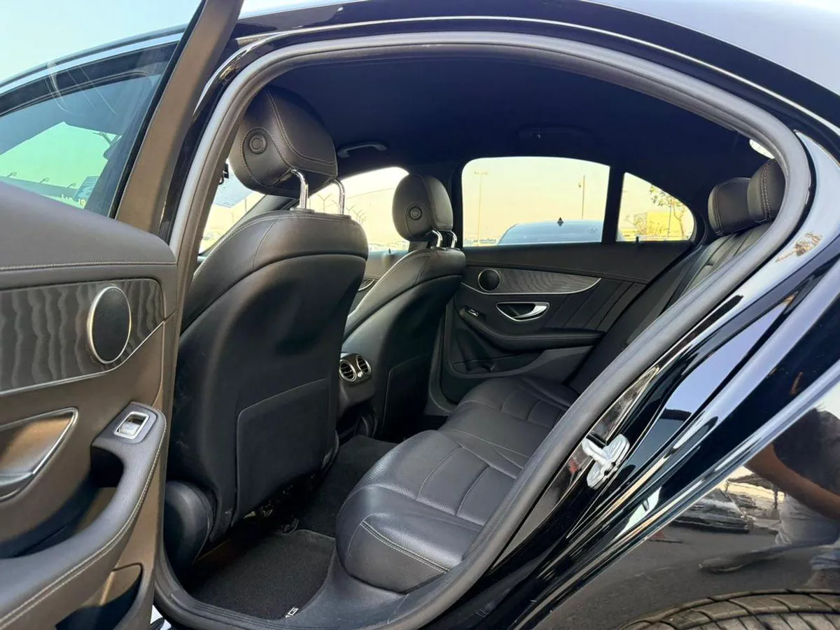 Mercedes Benz C200-11-0