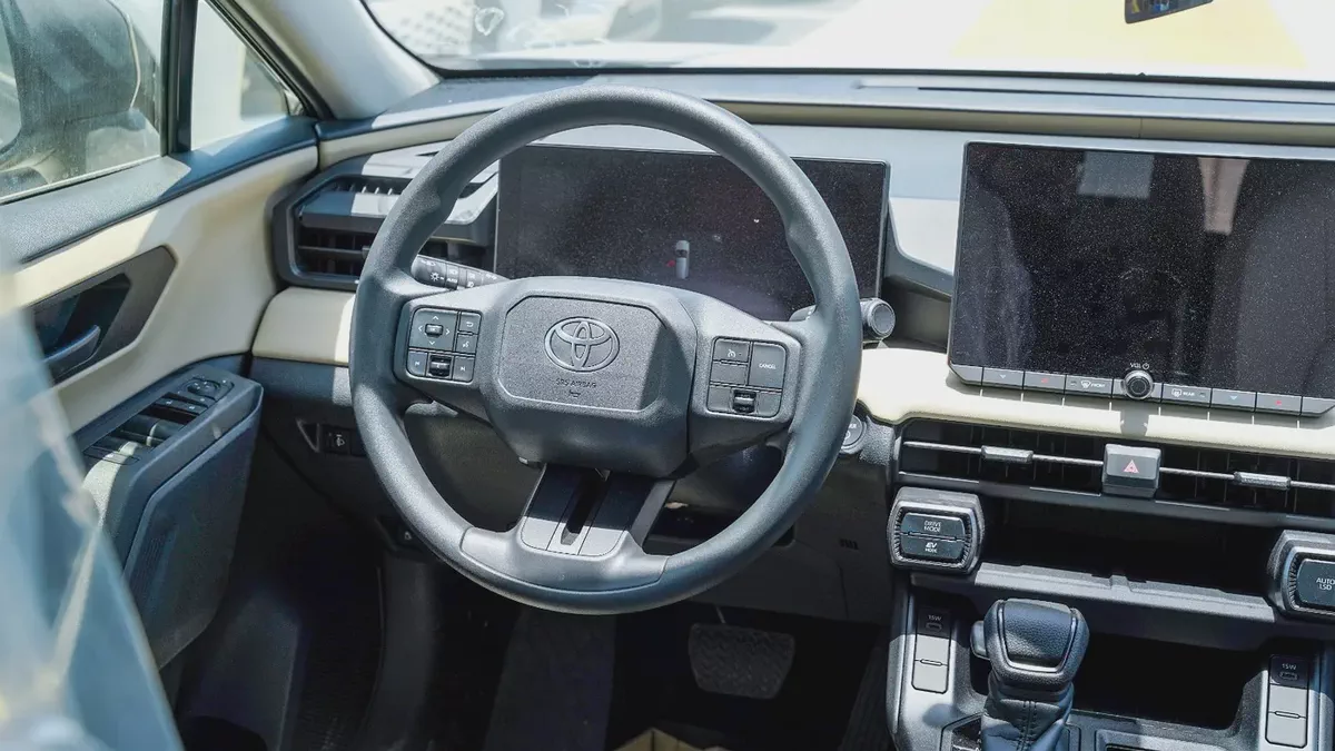 Toyota RAV4 LE HYBRID 2.5 FWD 2026 GCC Specs-10-10