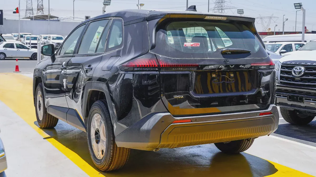 Toyota RAV4 LE HYBRID 2.5 FWD 2026 GCC Specs-5-5