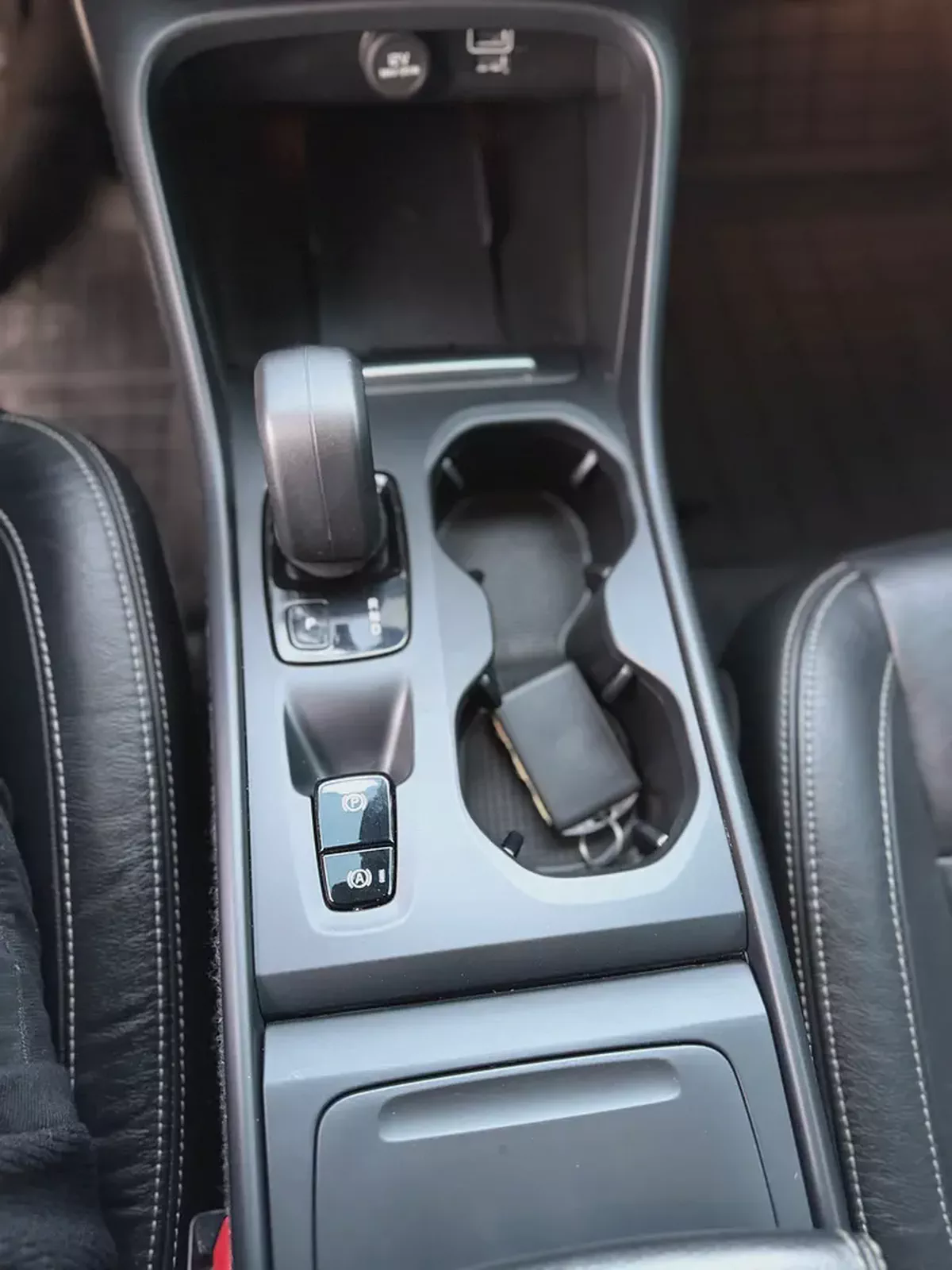 Volvo XC40 T4 Momentum 2022 American Specs-11-11