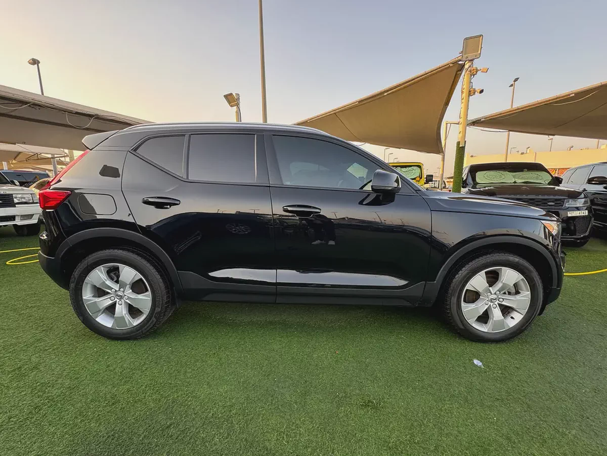 Volvo XC40 T4 Momentum 2022 American Specs-1-1