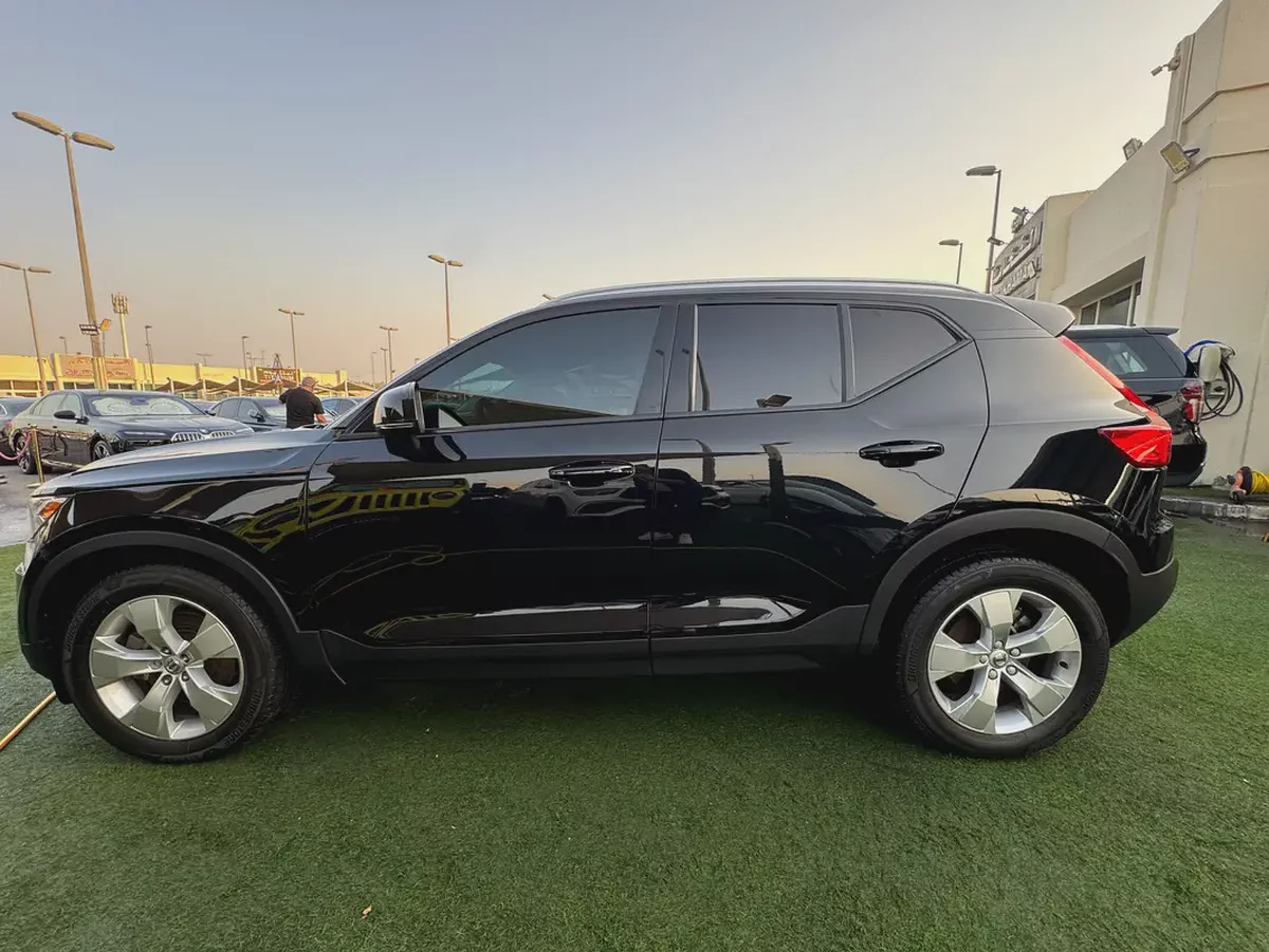 Volvo XC40 T4 Momentum 2022 American Specs-3-3