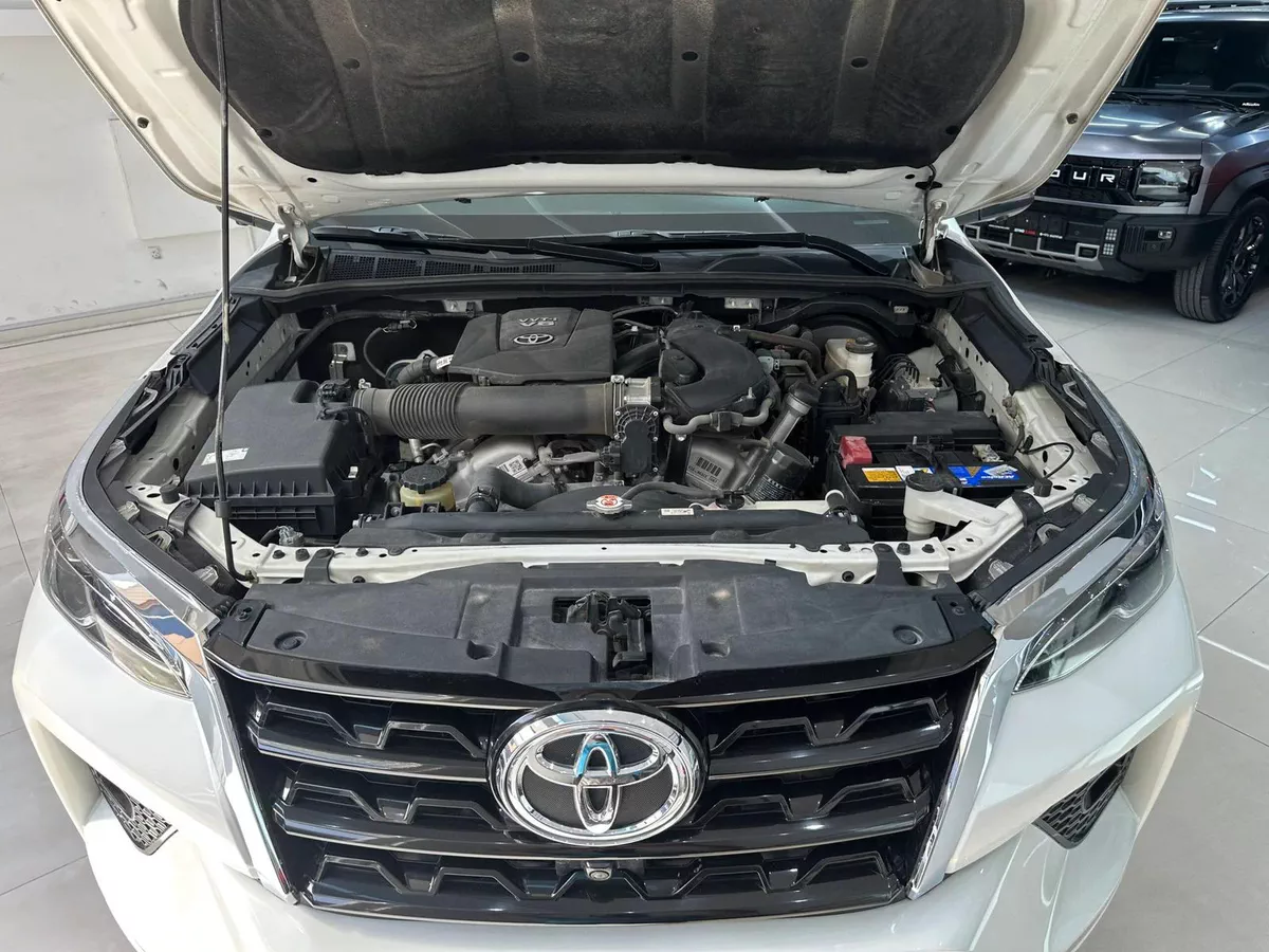 2023 Toyota Fortuner VXR 4.0L V6 // EMI Starting from 2,500 AED-5-5
