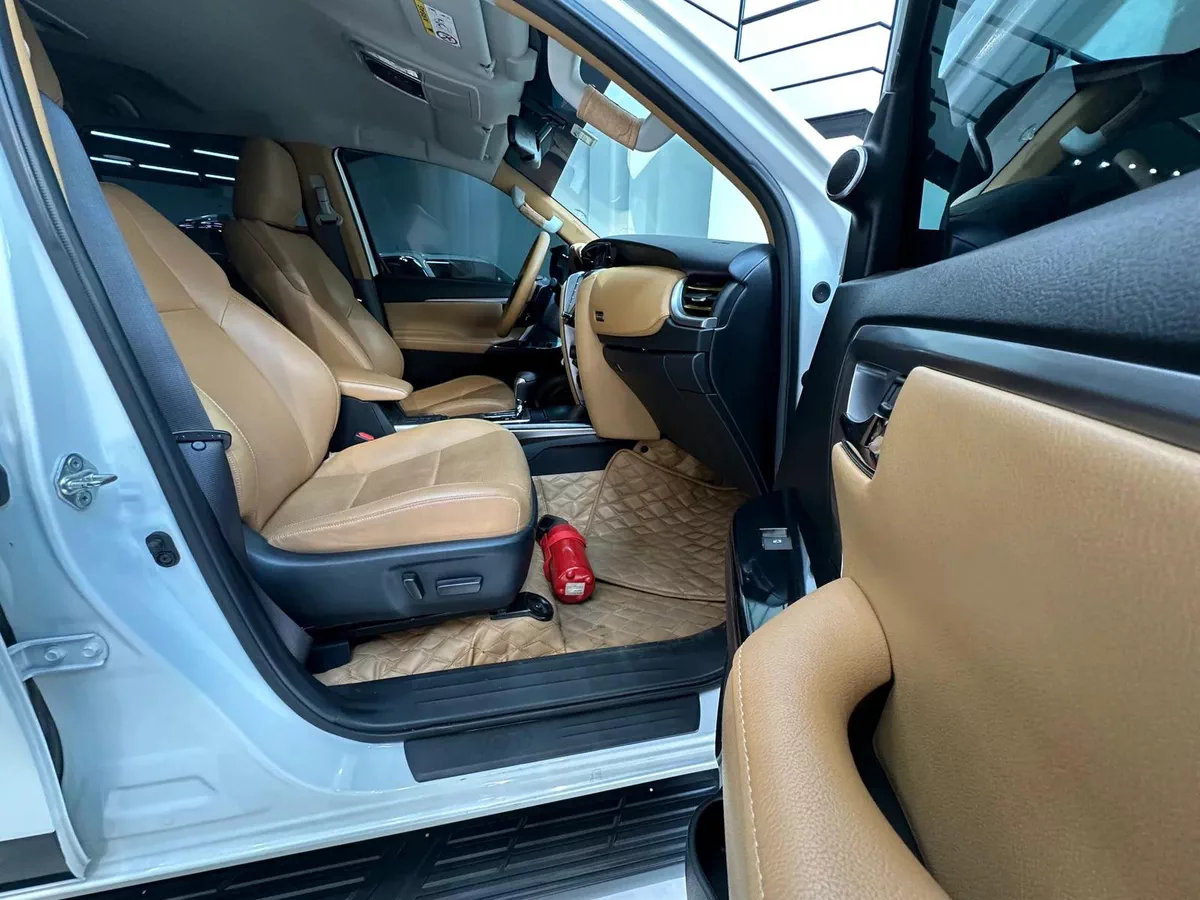 2023 Toyota Fortuner VXR 4.0L V6 // EMI Starting from 2,500 AED-4-4