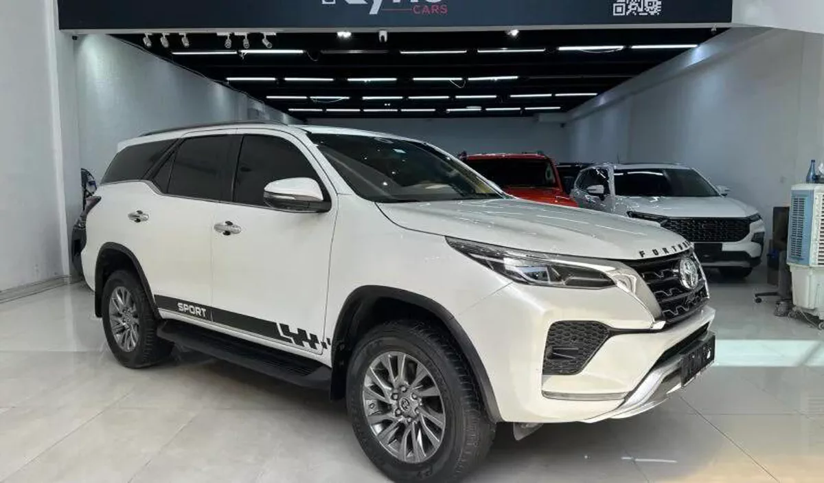 2023 Toyota Fortuner VXR 4.0L V6 // EMI Starting from 2,500 AED-1-1