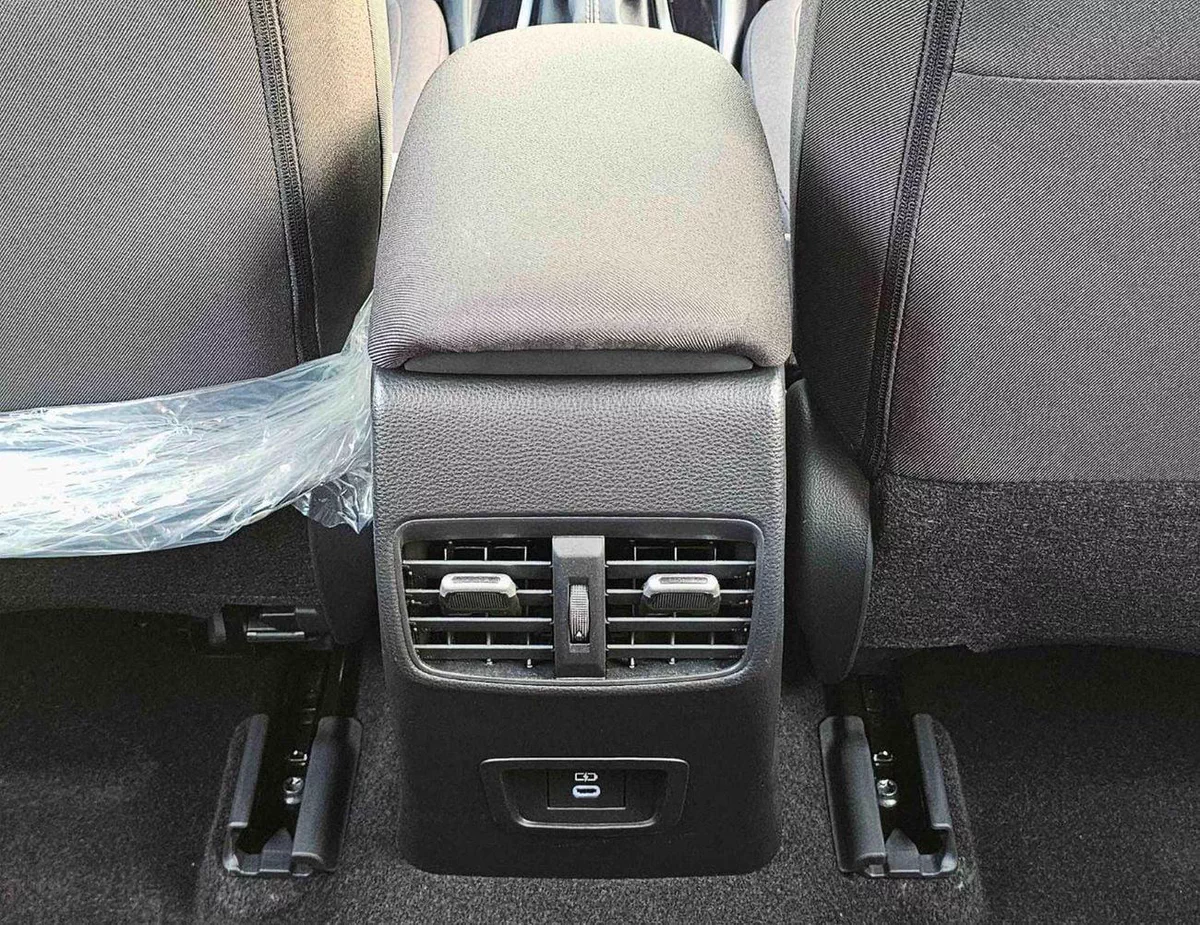 Toyota Levin STD (NON GCC) LUXURY HYBRID / 1.8L PETROL A/T / SUNROOF / REAR CAMERA (CODE # LL18HEV)-14-0