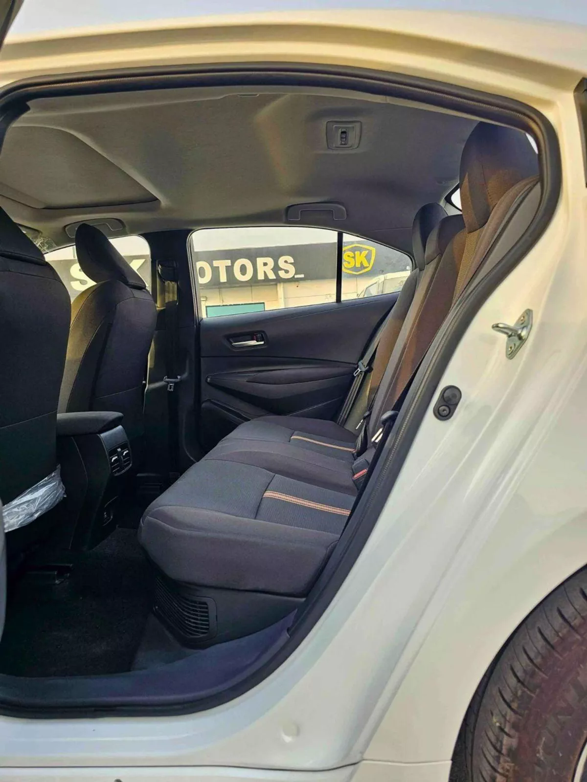 Toyota Levin STD (NON GCC) LUXURY HYBRID / 1.8L PETROL A/T / SUNROOF / REAR CAMERA (CODE # LL18HEV)-8-0