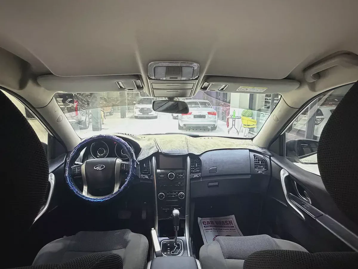 Mahindra XUV 500 W6 2022 GCC Specs - Excellent Condition-8-8
