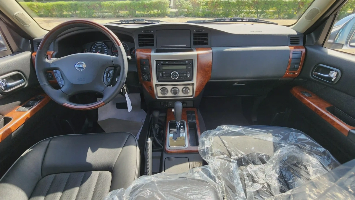 2024 Nissan Patrol GRX (White)-8-8