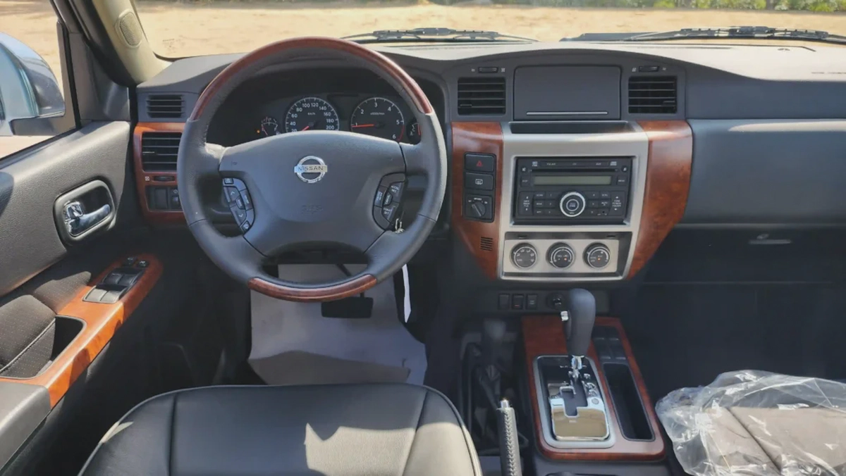 2024 Nissan Patrol GRX (White)-7-7