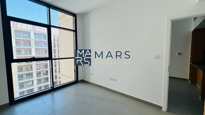 Cozy 1BHK with Balcony & Stunning Community View-10