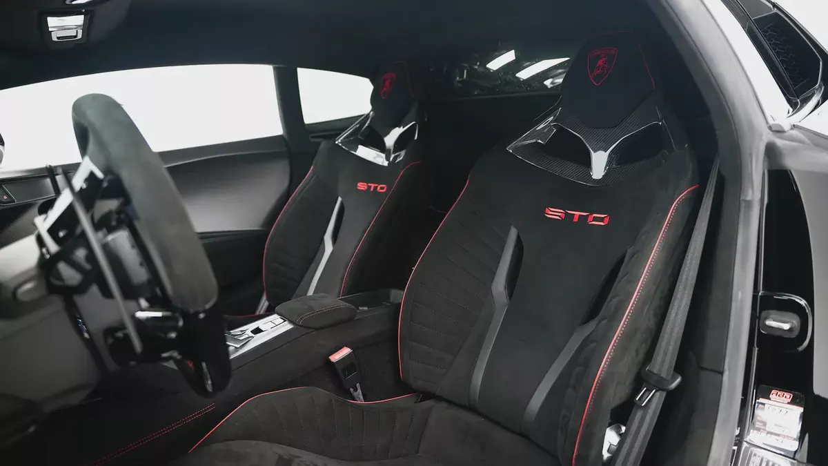 2021 LAMBORGHINI HURACAN STO-6-6