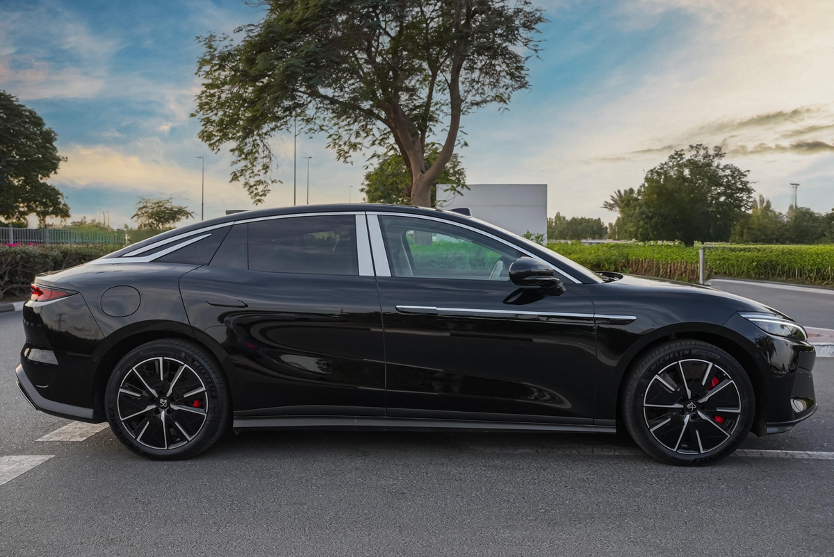 2025 BYD HAN L Smart Driving Edition 701Km Black 0Km-5-5