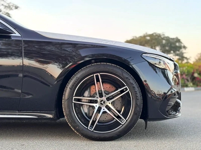 Mercedes-Benz E-Class E 300-5