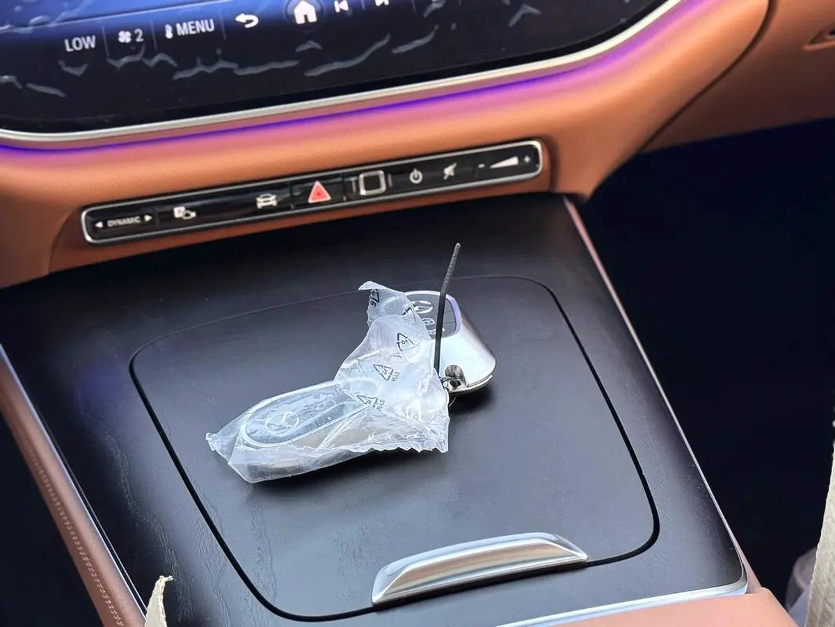 Mercedes-Benz E-Class E 300-16-16