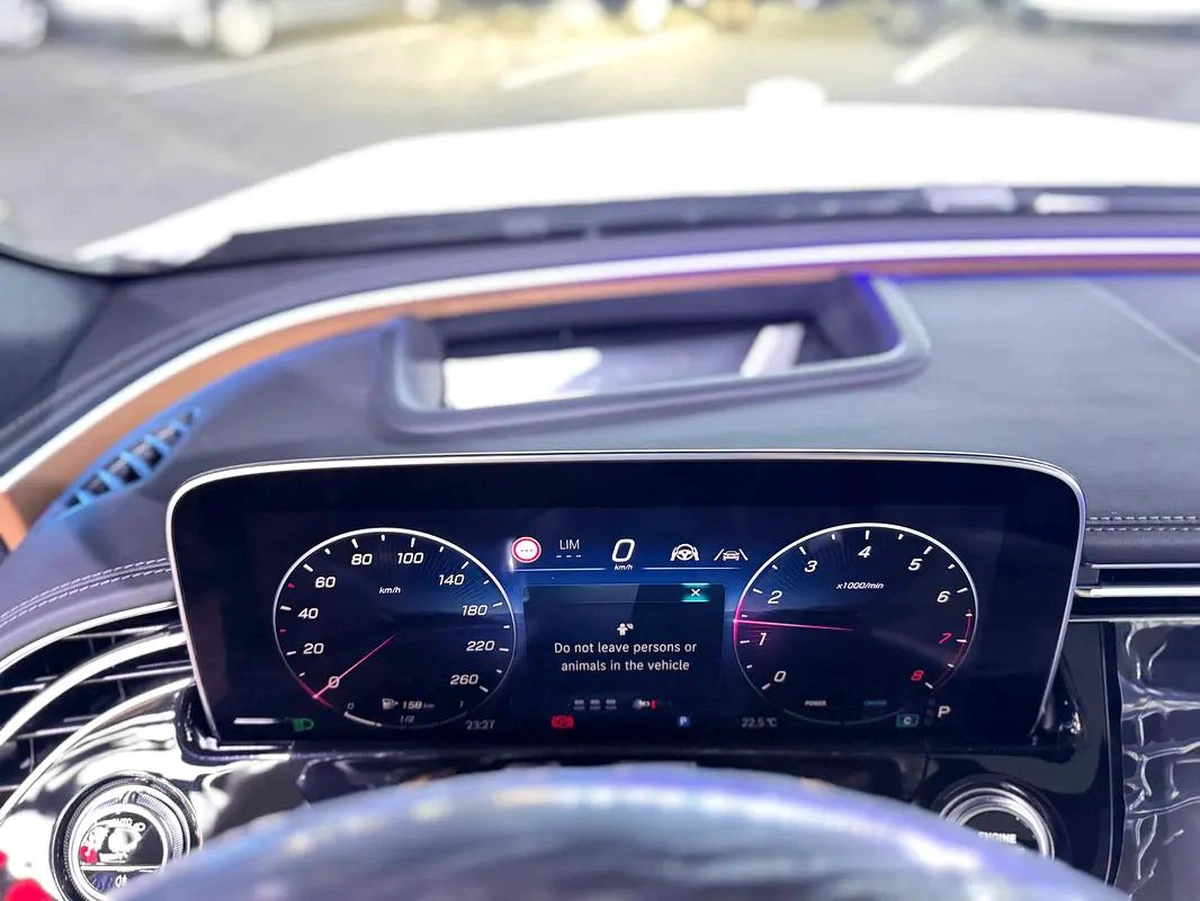 Mercedes-Benz E-Class E 300-19-19