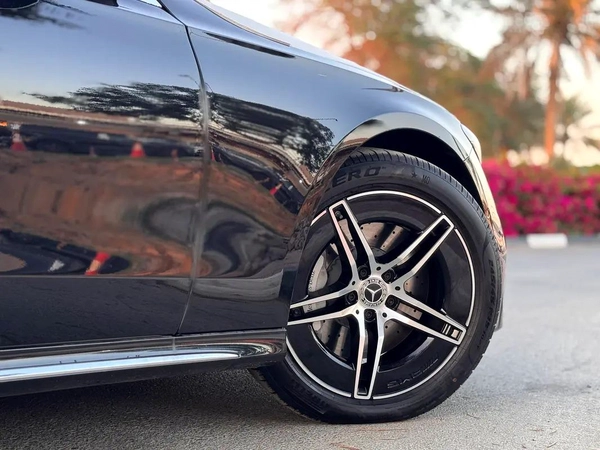Mercedes-Benz E-Class E 300