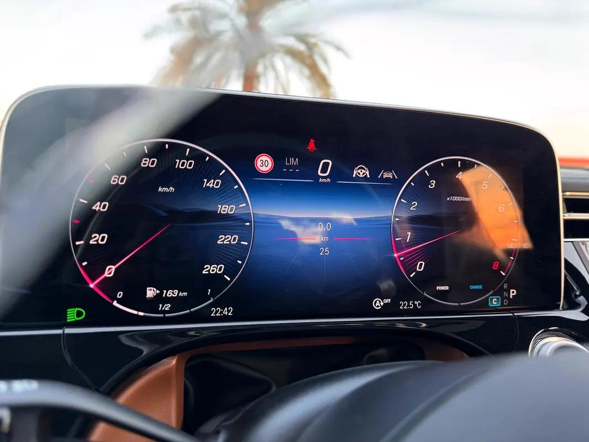 Mercedes-Benz E-Class E 300-17-17