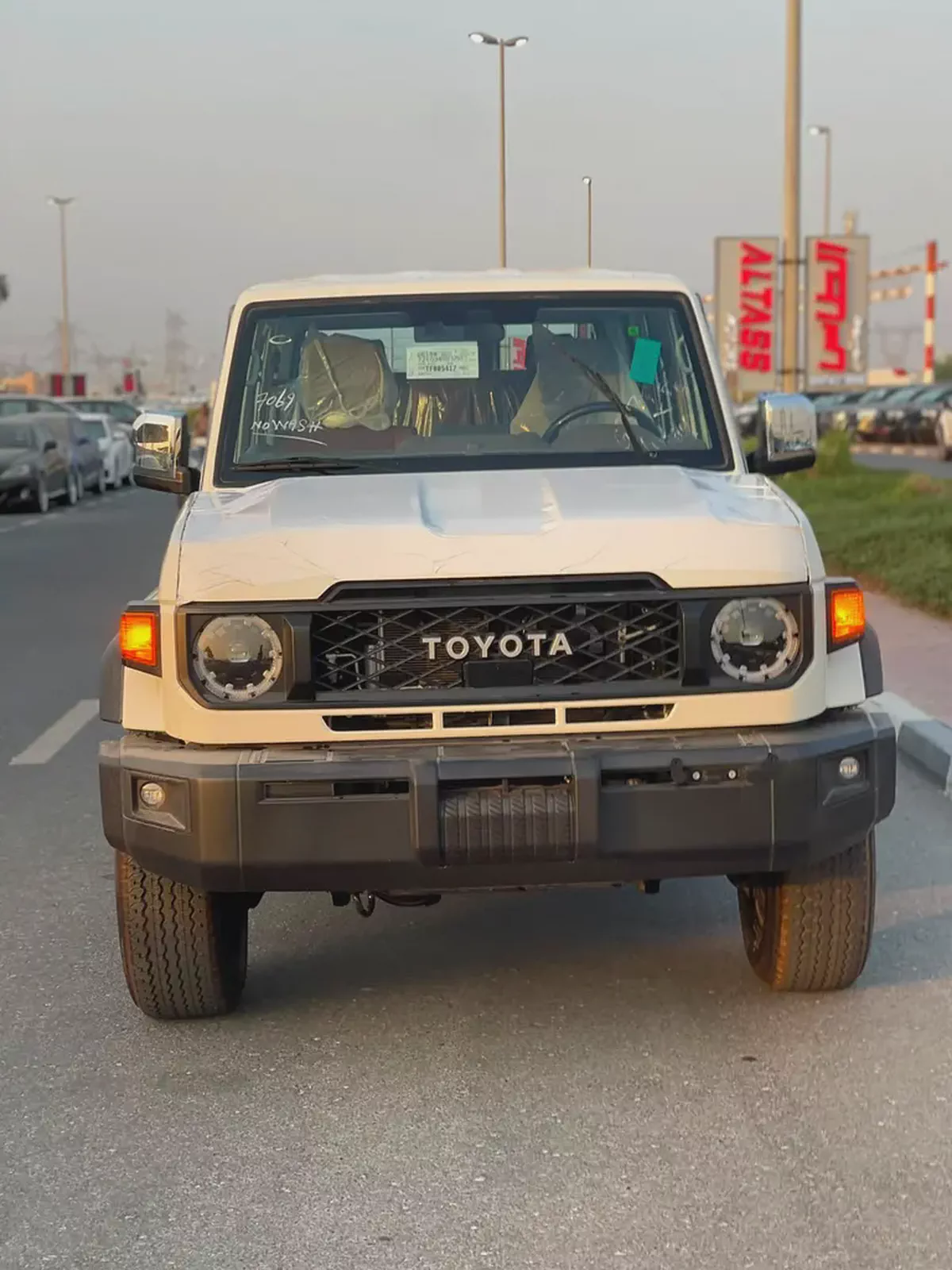 2026 Toyota Land Cruiser 70 Series LC 76 LX 4.0L A/T GCC Specs SAUDI-1-1