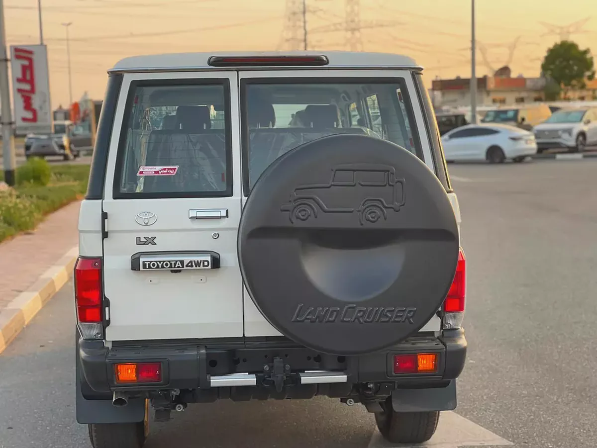 2026 Toyota Land Cruiser 70 Series LC 76 LX 4.0L A/T GCC Specs SAUDI-3-3