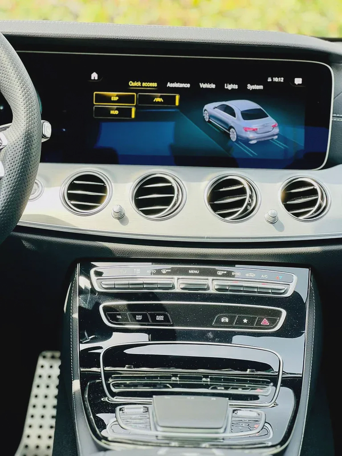MERCEDES BENZ E200 AMG | GCC SPECS | YEAR: 2023 | 5-YEAR GARGASH WARRANTY + 5-YEAR SERVICE CONTRACT-12-12