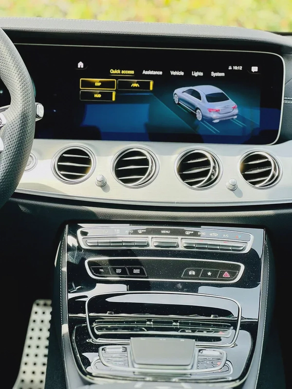 MERCEDES BENZ E200 AMG | GCC SPECS | YEAR: 2023 | 5-YEAR GARGASH WARRANTY + 5-YEAR SERVICE CONTRACT