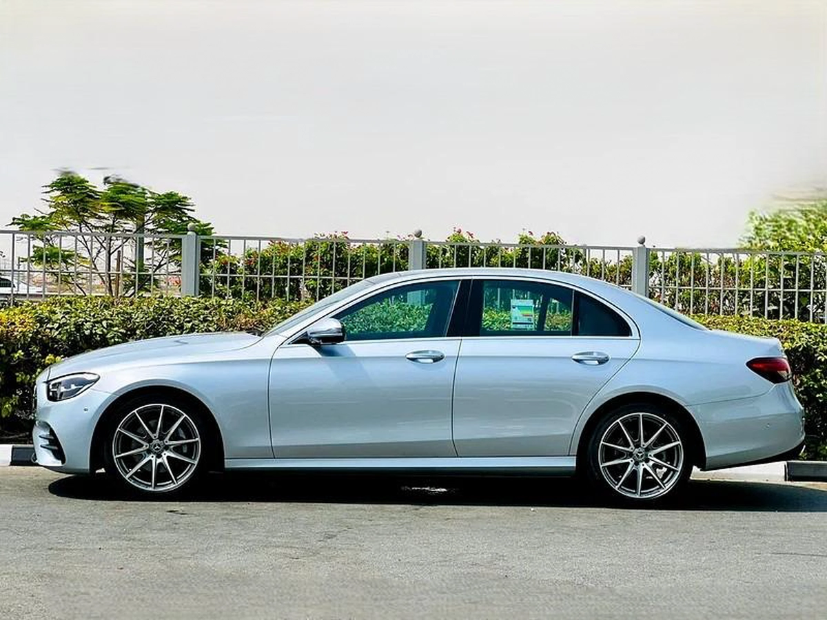 MERCEDES BENZ E200 AMG | GCC SPECS | YEAR: 2023 | 5-YEAR GARGASH WARRANTY + 5-YEAR SERVICE CONTRACT-8-8