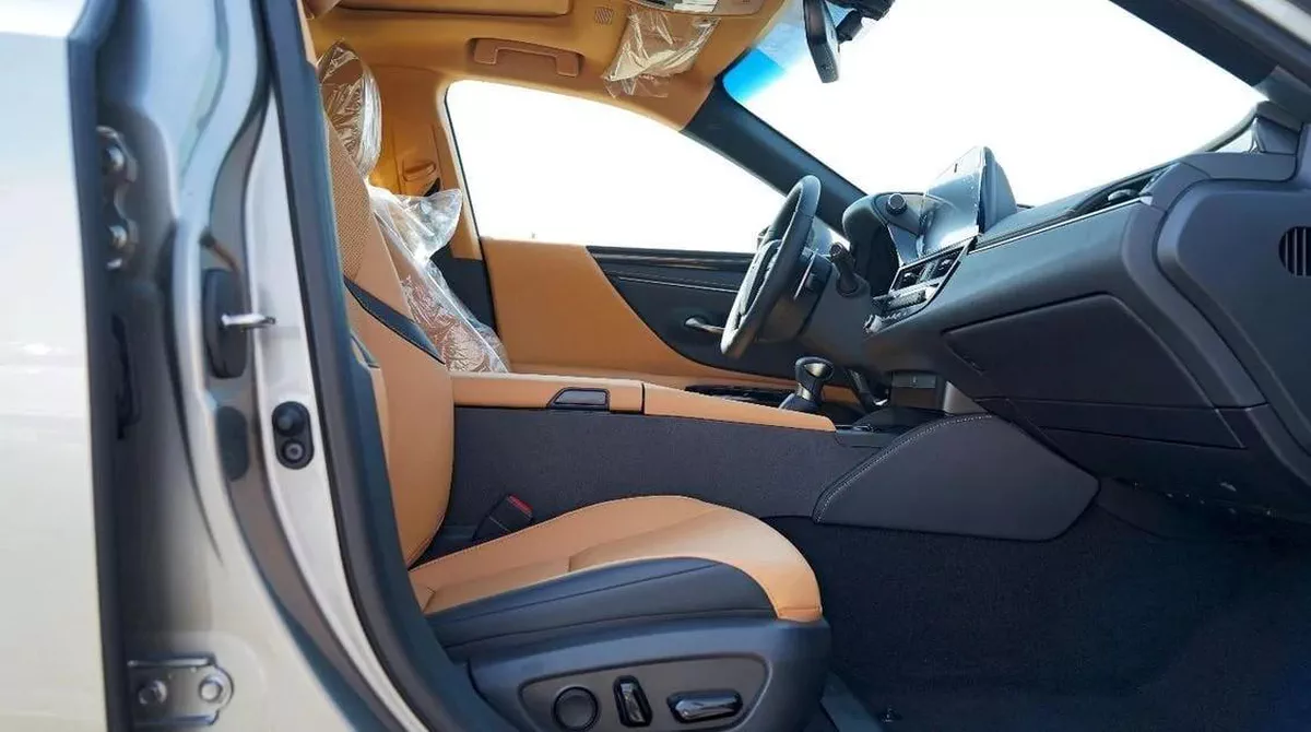 LEXUS ES300h 2.5L HYBRID 2026 – SILVER EXTERIOR-3-3