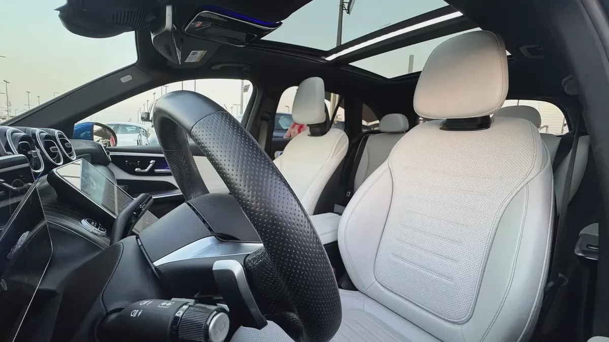 2023 Mercedes-Benz GLC 300 4MATIC - American Specs - GCC Stock-10-10