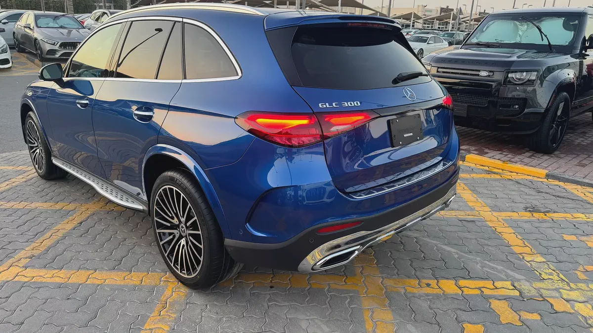 2023 Mercedes-Benz GLC 300 4MATIC - American Specs - GCC Stock-2-2