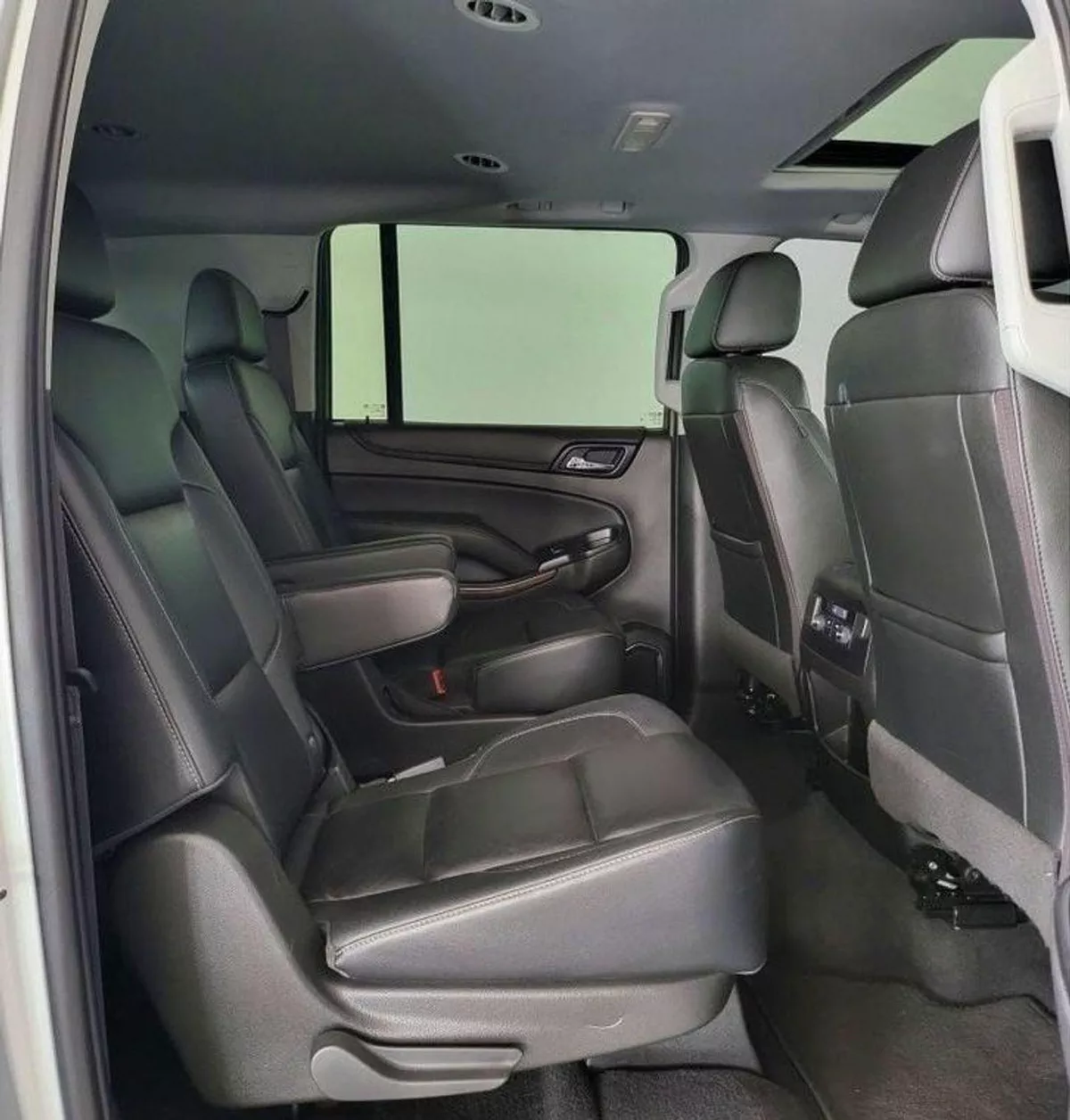Chevrolet Suburban LT SR/NAV/DVD/COOL BOX LT SUNROOF  8CYL- 5.3L USA SPECIFICATION-ORIGINAL PAINT/ CLEAN TITLE-12-0