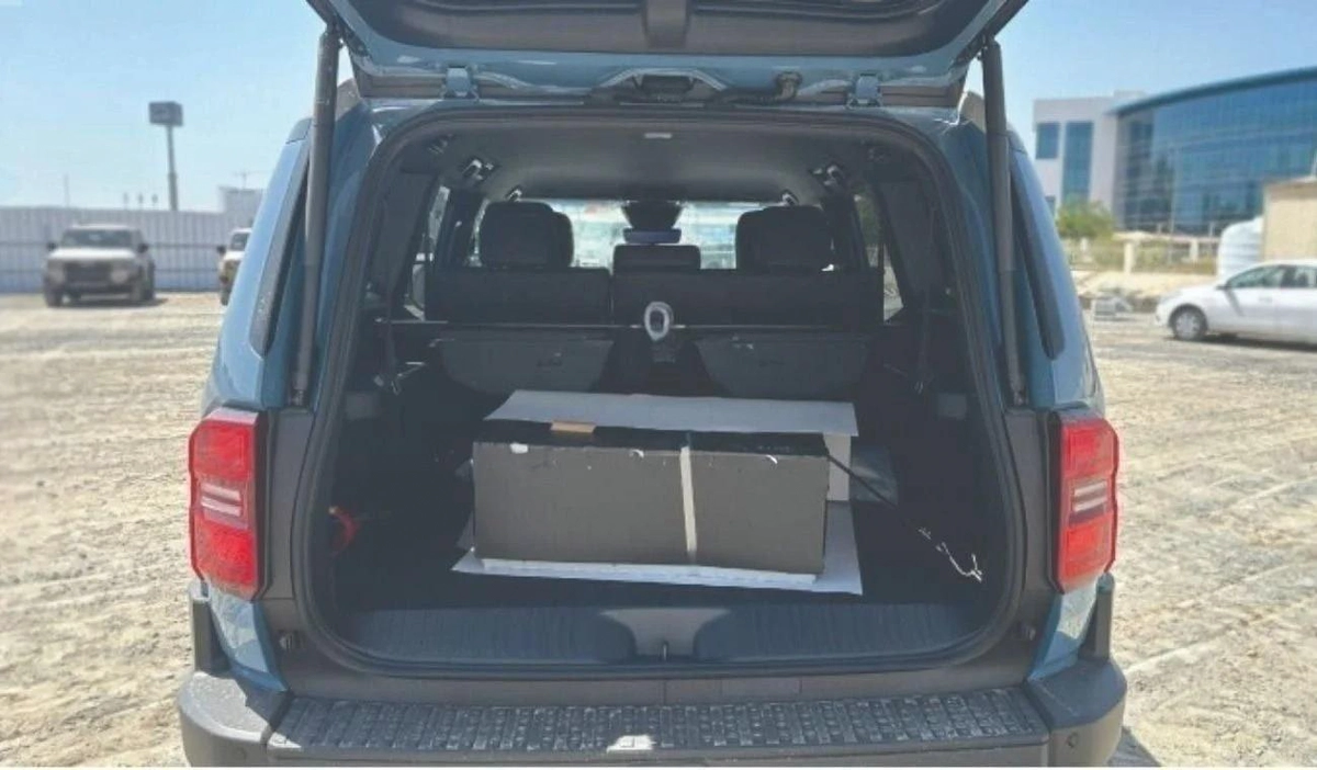 Toyota Prado TOYOTA PRADO 2.4 PETROL FIRST EDITION-8-8