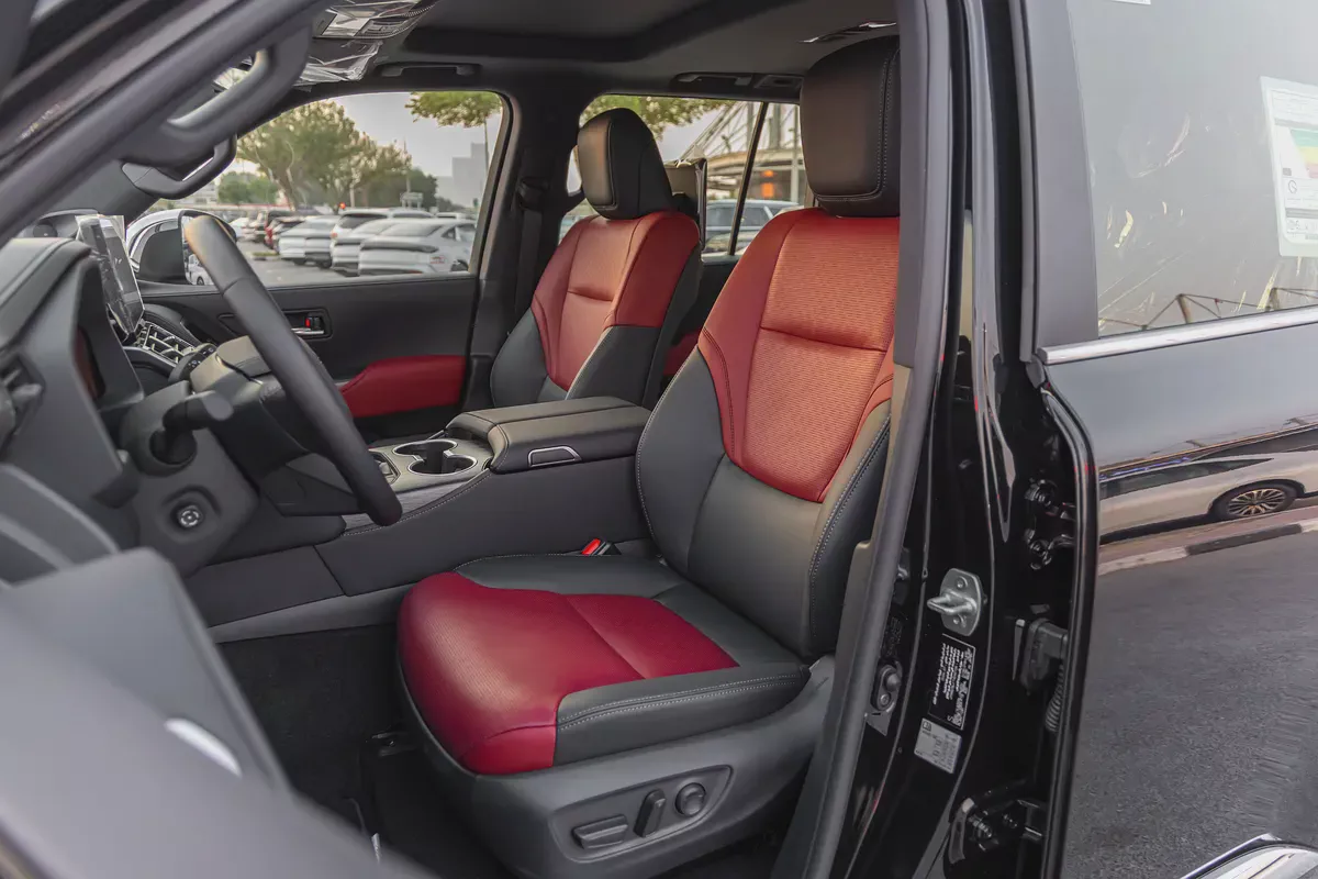 Toyota Land Cruiser LC300 VXR Aero S 2026 | GCC Specs | 4WD | V6 3.5L Twin Turbo | Petrol-8-8