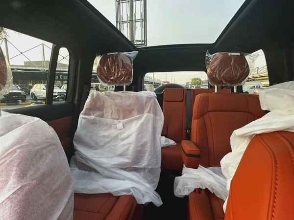Rox01 / 7 Seats